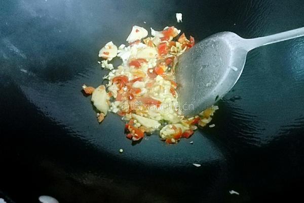 剁椒芹菜炒粉肠的做法图解8
