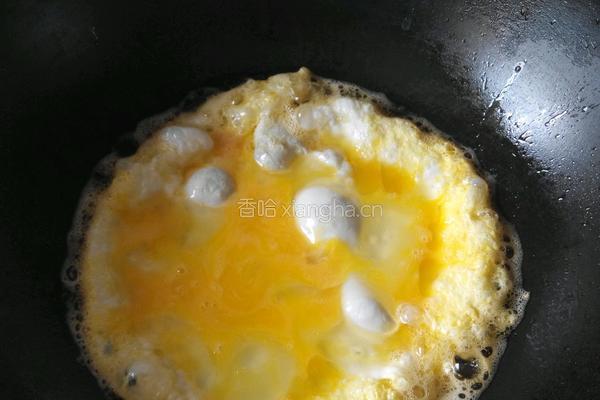 黄瓜炒蛋的做法图解1
