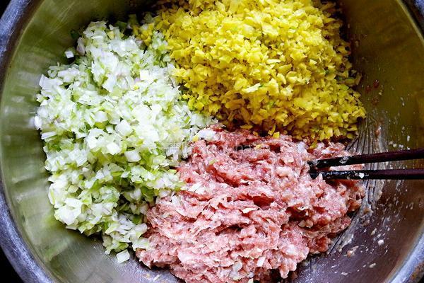 胡萝卜大葱羊肉水饺的做法图解7