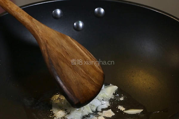 胡萝卜炒香芹的做法图解3