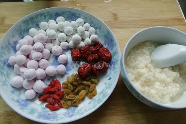 酒酿丸子的做法图解1