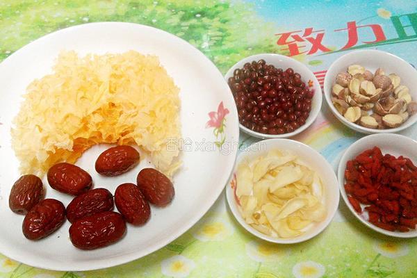 红豆银耳糖水的做法图解1