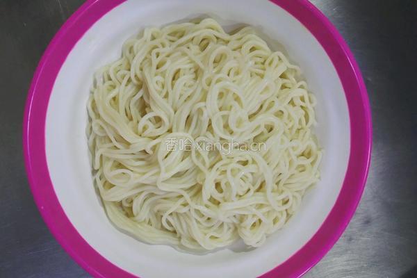 鲜椒牛肉面的做法图解5