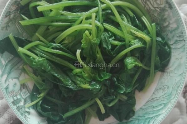 花生芝麻炒菠菜的做法图解4