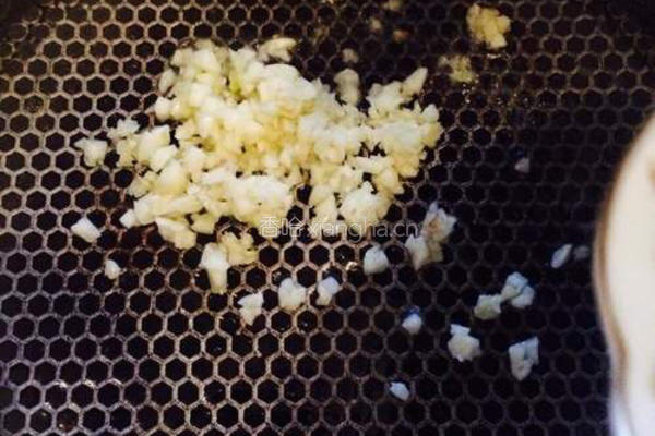 蒜香油麦菜的做法图解4