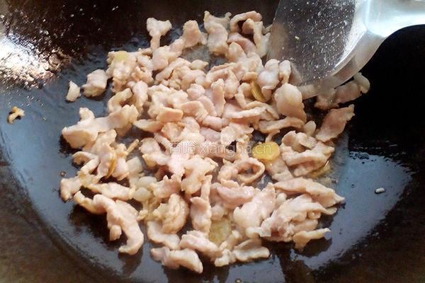 西兰花炒肉的做法图解4