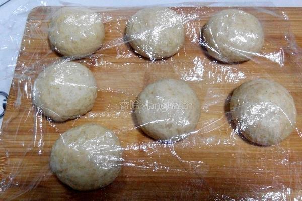 全麦面包卷的做法图解5
