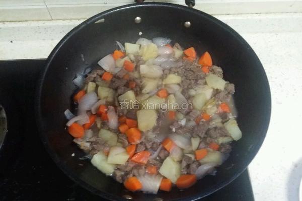 菜鸟咖喱牛肉饭(首次尝试)的做法图解2