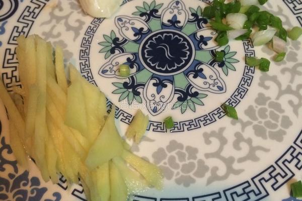 菜心炒鹅杂的做法图解1