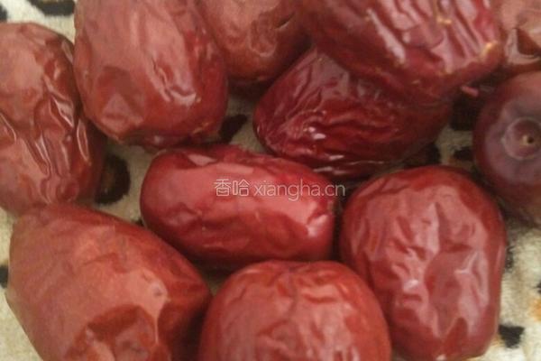 枣核桃的做法图解1