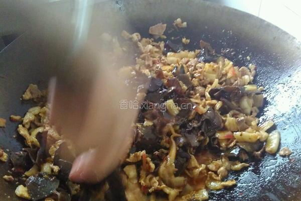 木耳莴笋炒肉的做法图解4