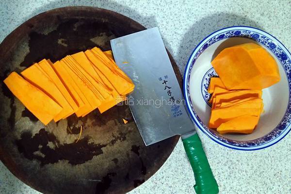 南瓜糯米饼的做法图解1