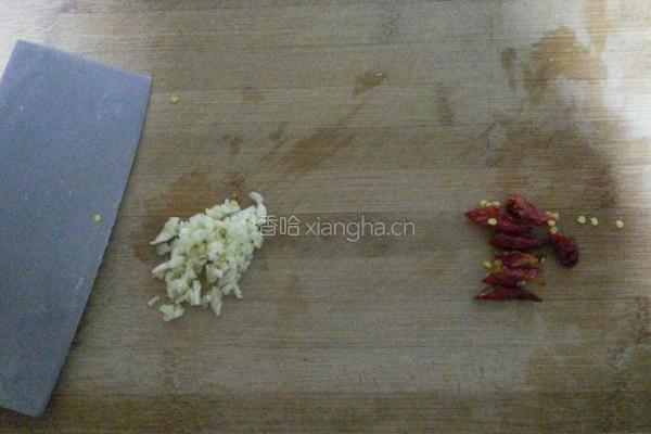 芹菜炒虾仁的做法图解3
