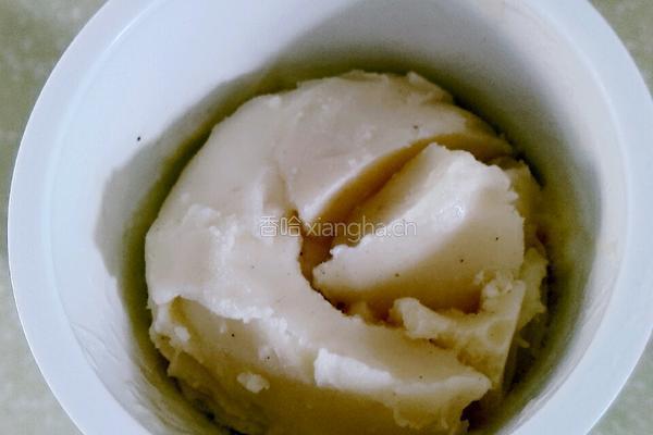 樱花糖粉巧克力冰淇淋的做法图解2