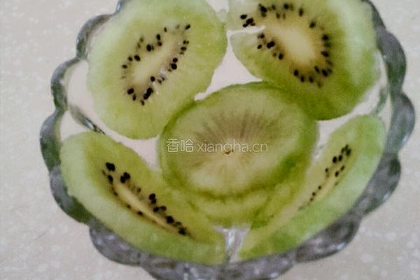樱花糖粉巧克力冰淇淋的做法图解3