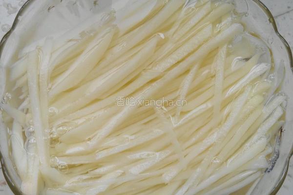 蚝油土豆丝的做法图解1