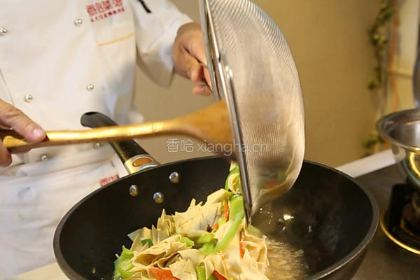 尖椒炒豆皮的做法图解6