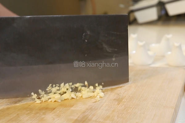 青椒炒肉丁的做法图解3