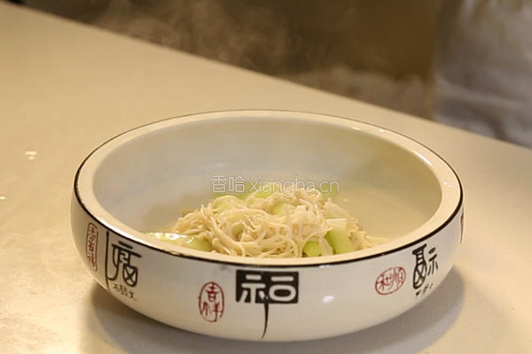 金针菇汆肥牛的做法图解6