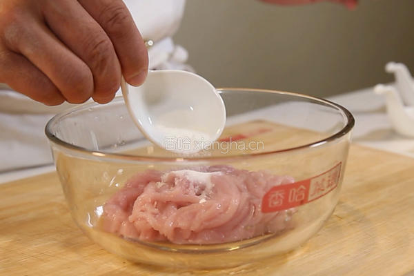 酸菜炒肉丝的做法图解4