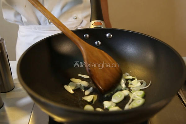 西兰花炒虾仁的做法图解7