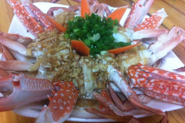 蒜蓉蒸花蟹的做法图解1