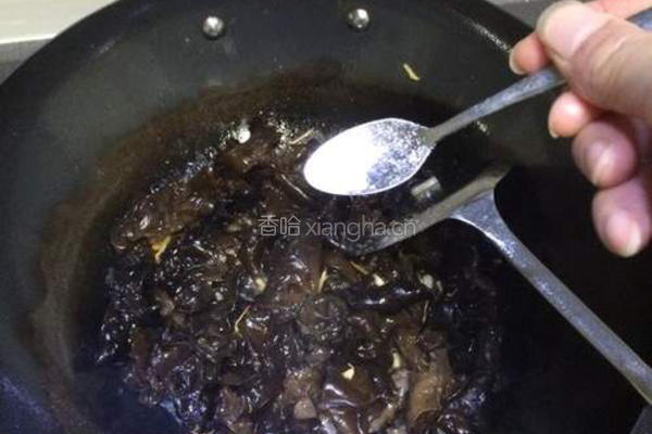 木耳炒肉的做法图解5