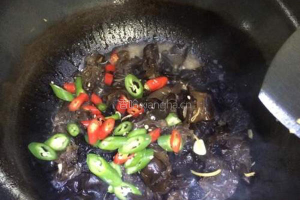 木耳炒肉的做法图解6