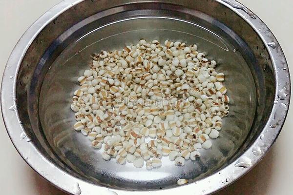 红豆薏米糖水的做法图解3