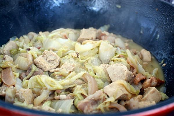 大白菜炖冻豆腐的做法图解9