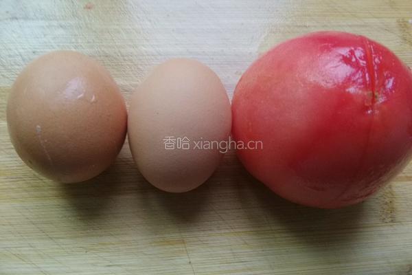 西红柿炒鸡蛋的做法图解1