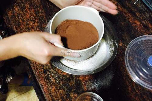 十寸的可可戚风蛋糕的做法图解6