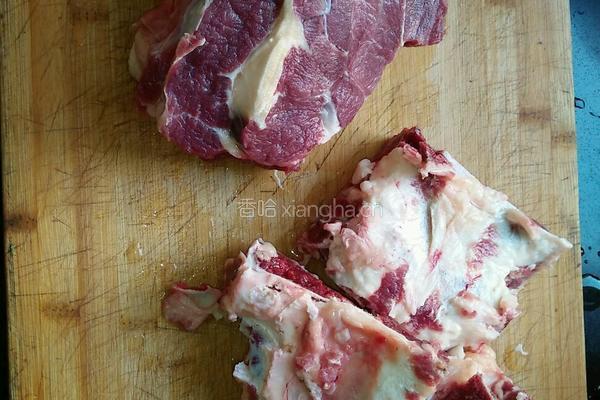 牛骨肉汤饸饹面的做法图解1