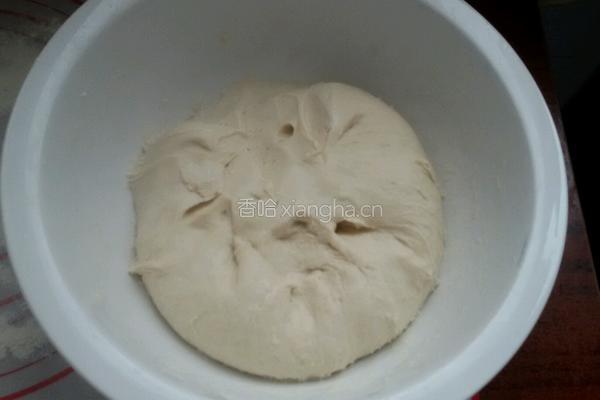 牛肉白菜馅饼的做法图解1