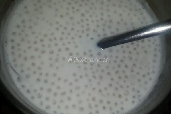 火龙果牛奶西米露的做法图解2