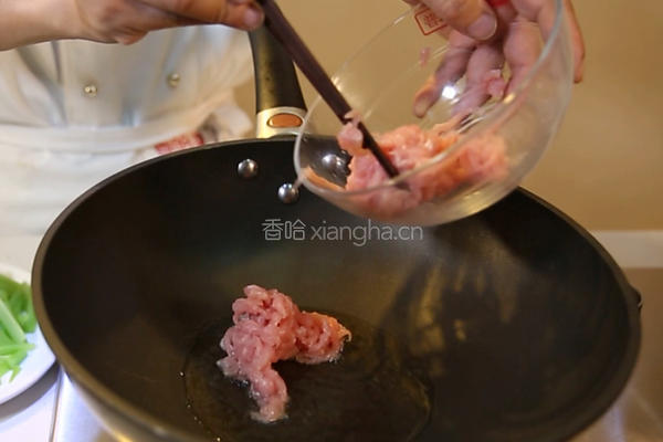 芹菜炒肉丝的做法图解7