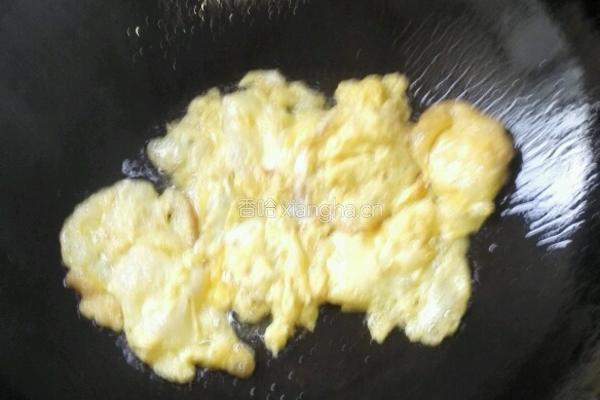 鸡蛋炒挂面的做法图解3