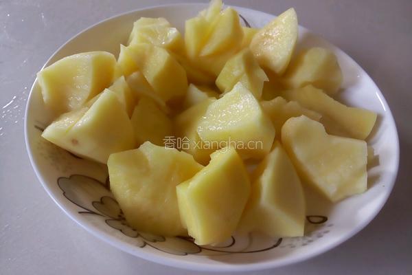 土豆炖鸡肉的做法图解4