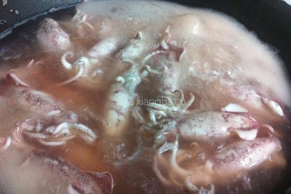 白灼鲜鱿鱼的做法图解5