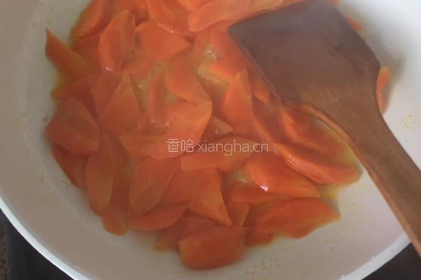 胡萝卜炒木耳的做法图解5
