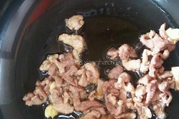 蚝油海鲜菇炒猪肉里脊的做法图解3