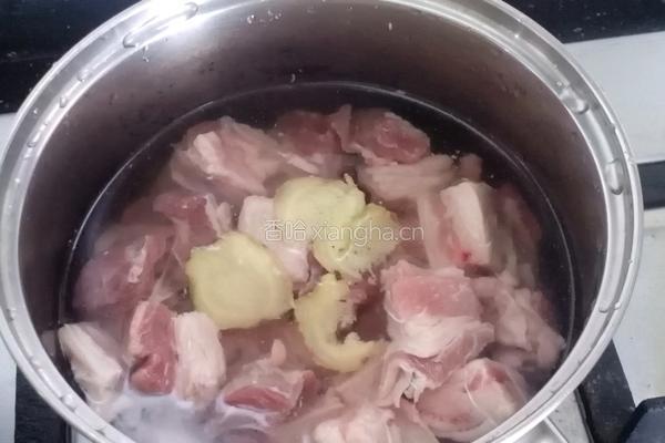 南瓜牛腩盅的做法图解2