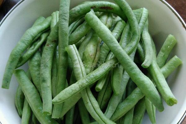 排骨炖豆角的做法图解13