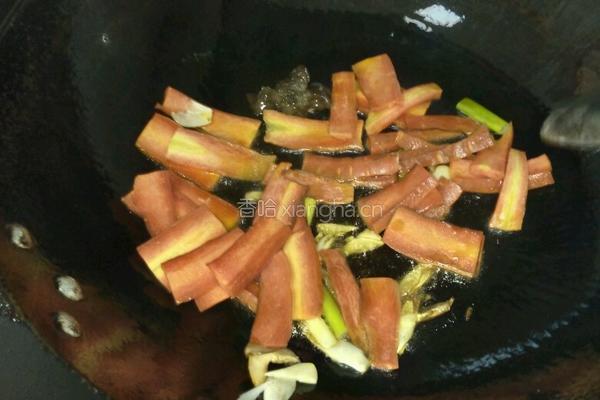 香菇炒木耳胡萝卜的做法图解4