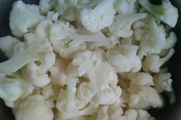 清炒菜花的做法图解1