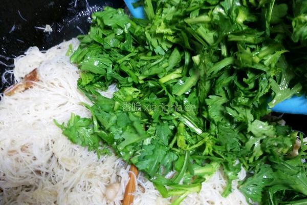 茼蒿菜炒米面的做法图解5