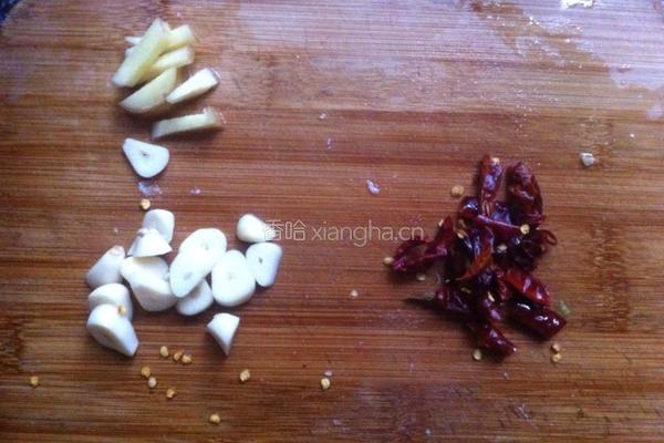 肉丁炒四季豆的做法图解3