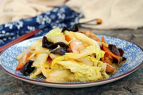 白菜片木耳炒肉的做法图解8