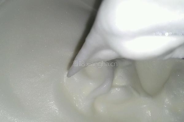 戚风蛋糕的做法图解6