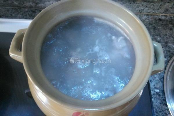 白萝卜大骨汤的做法图解5